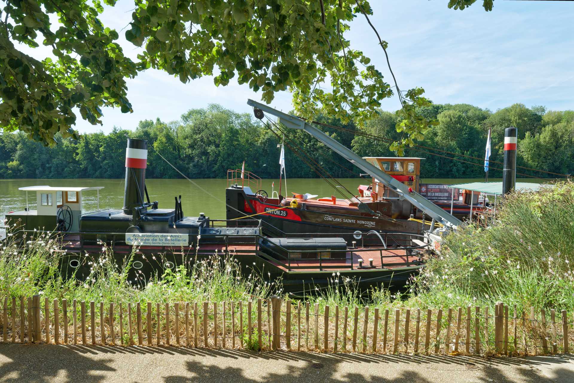 Conflans-Sainte-Honorine : remorqueur TRITON 25