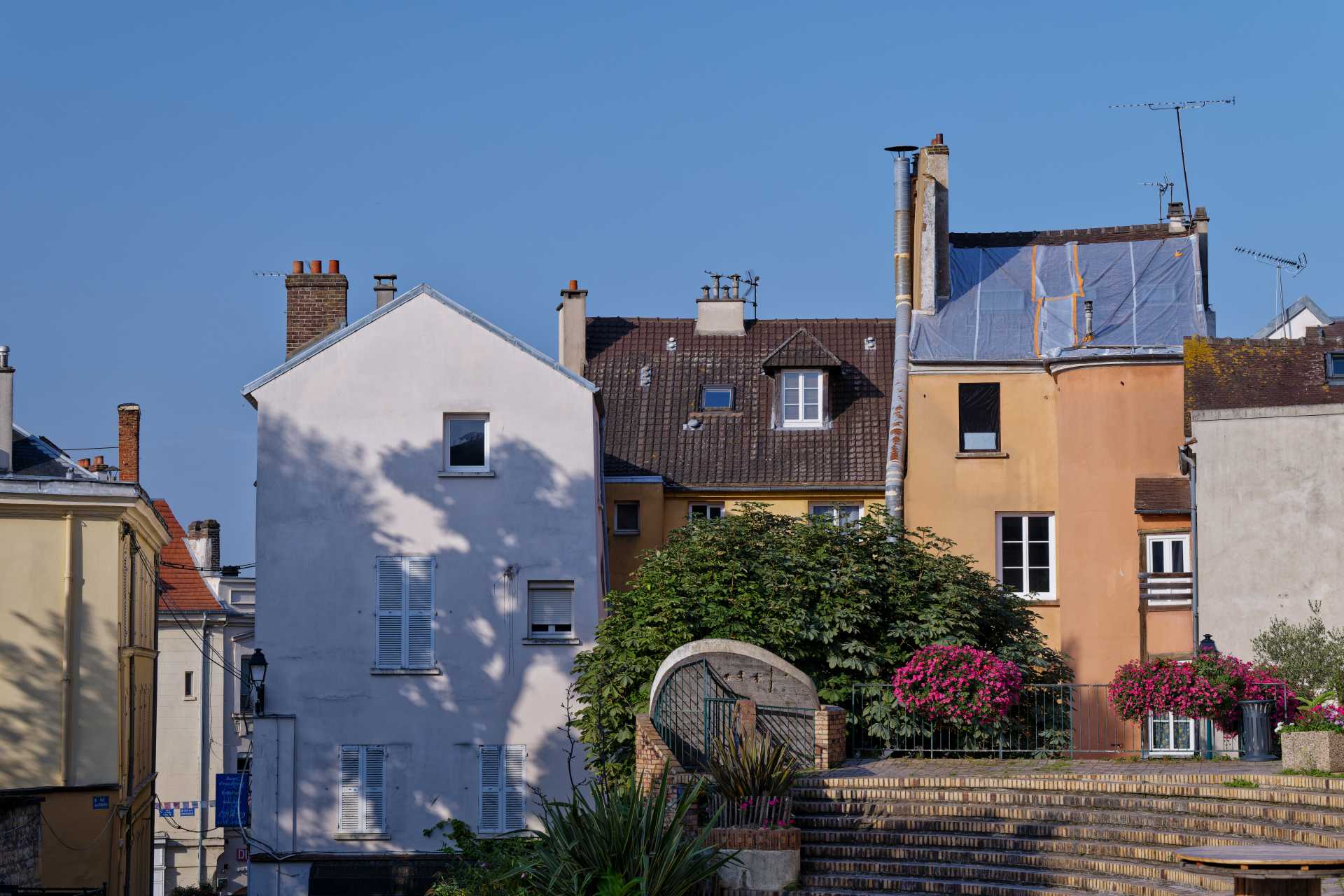 Pontoise : trois maison